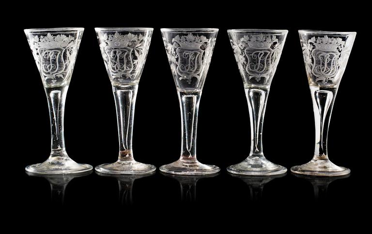 SPETSGLAS, fem stycken. Sverige, 1700-tal.