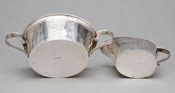 GRÄDDKANNA och SOCKERSKÅL, silver, Silvervarufabriken J.Grönroos, Kristianstad, 1929. Tot vikt 255 gram.