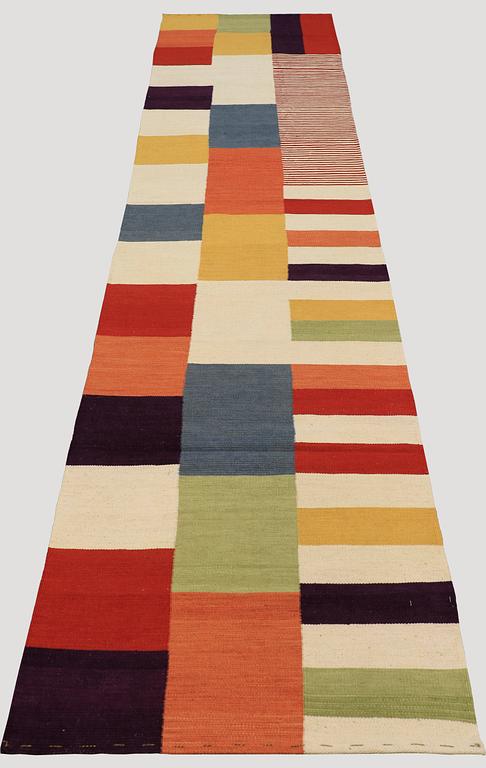 A Kelim runner carpet, modern design, 344 x 83 cm.
