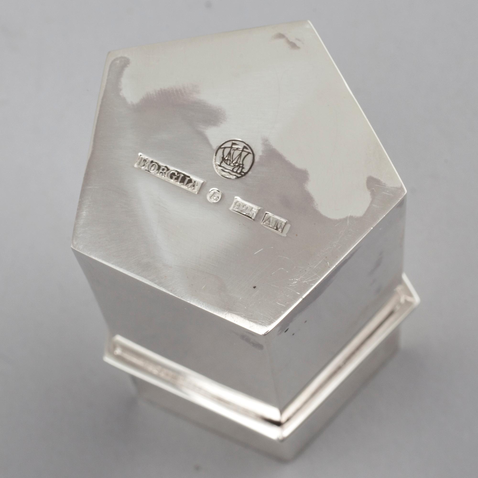 POKALER, 2 st, silver, Borgila, Stockholm, 1999 samt 2000.
