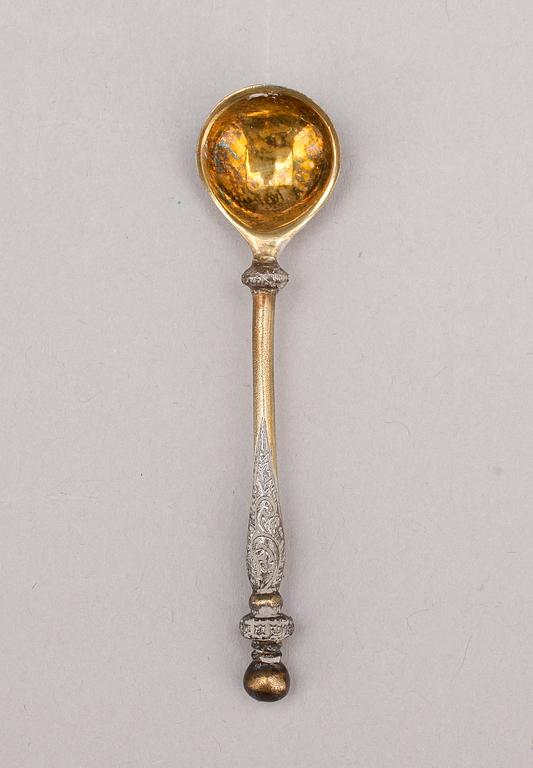 SALTKAR MED SKEDAR, 6 st, silver, London, England, 1880.  Vikt ca 365 g.