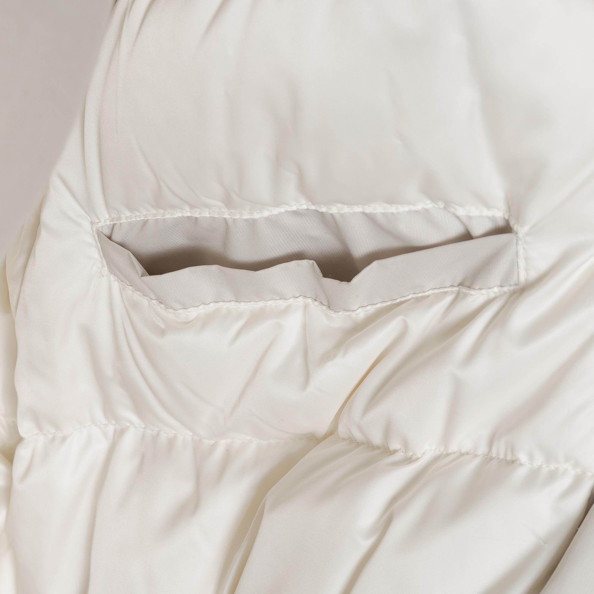 Chanel, down coat, size Fr 40.