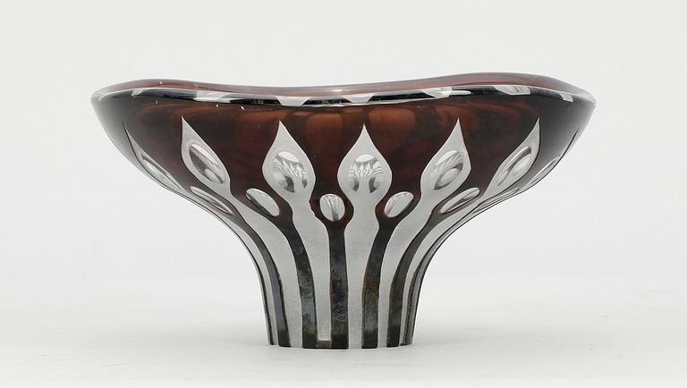 SKÅL PÅ FOT, glas. Ernest Gordon, Kosta, 1900-talets andra hälft.