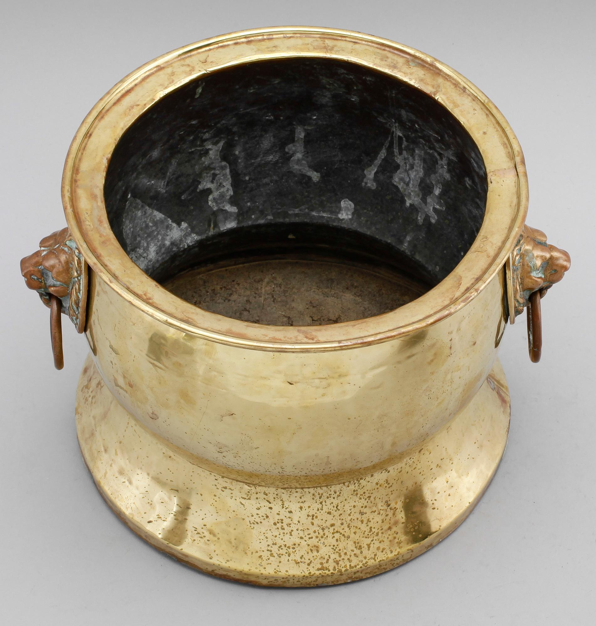 YTTERFODER, mässing, 1800-talets första hälft.