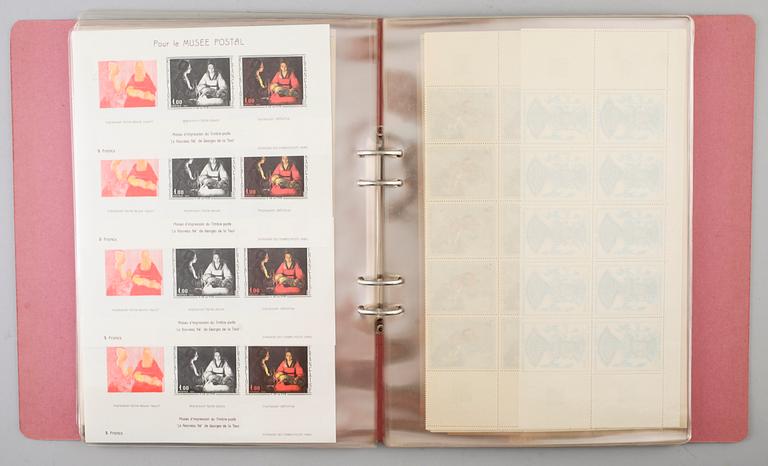 SAMLING FRIMÄRKEN, 1900-tal.