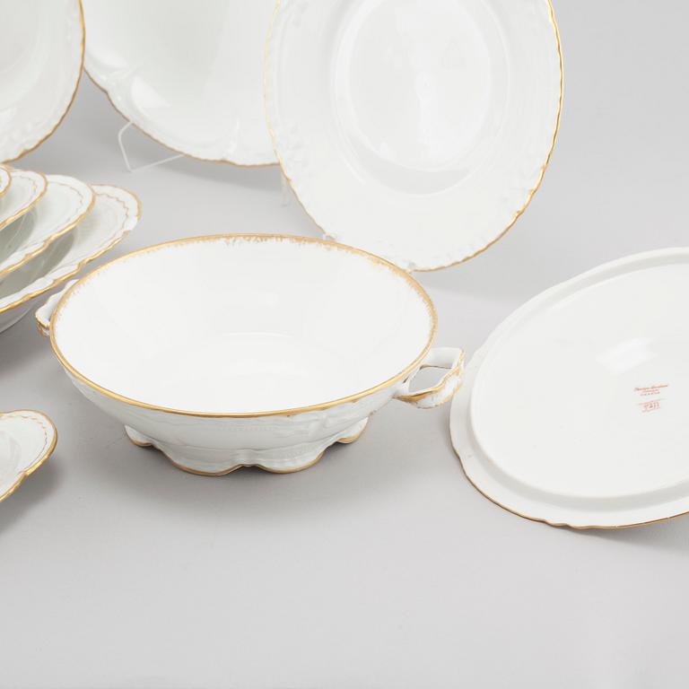 69 pieces of porcelain table ware, by Theodore Haviland, Limoges, first half/mid 20th cenutry.