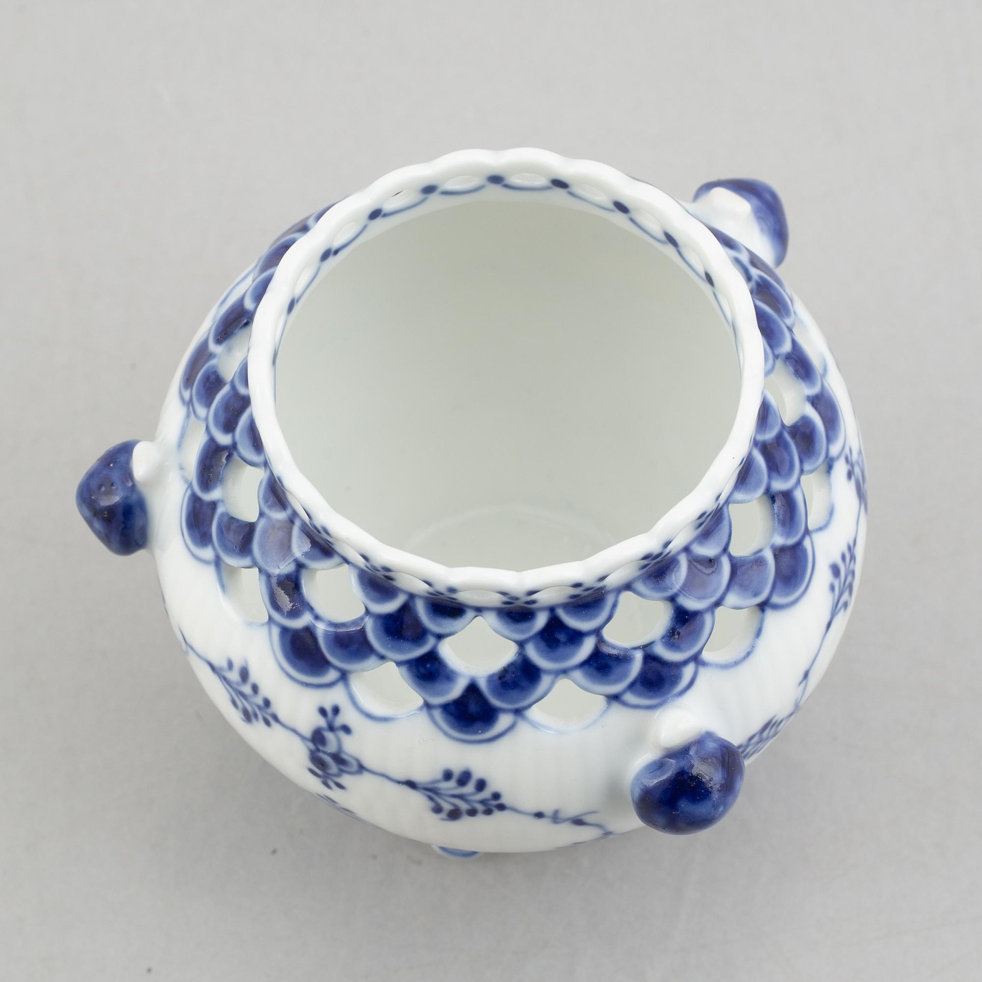 A "Blue fluted full lace" / "Musselmalet" small vase, Royal Copenhagen, model 1043, around 1900.