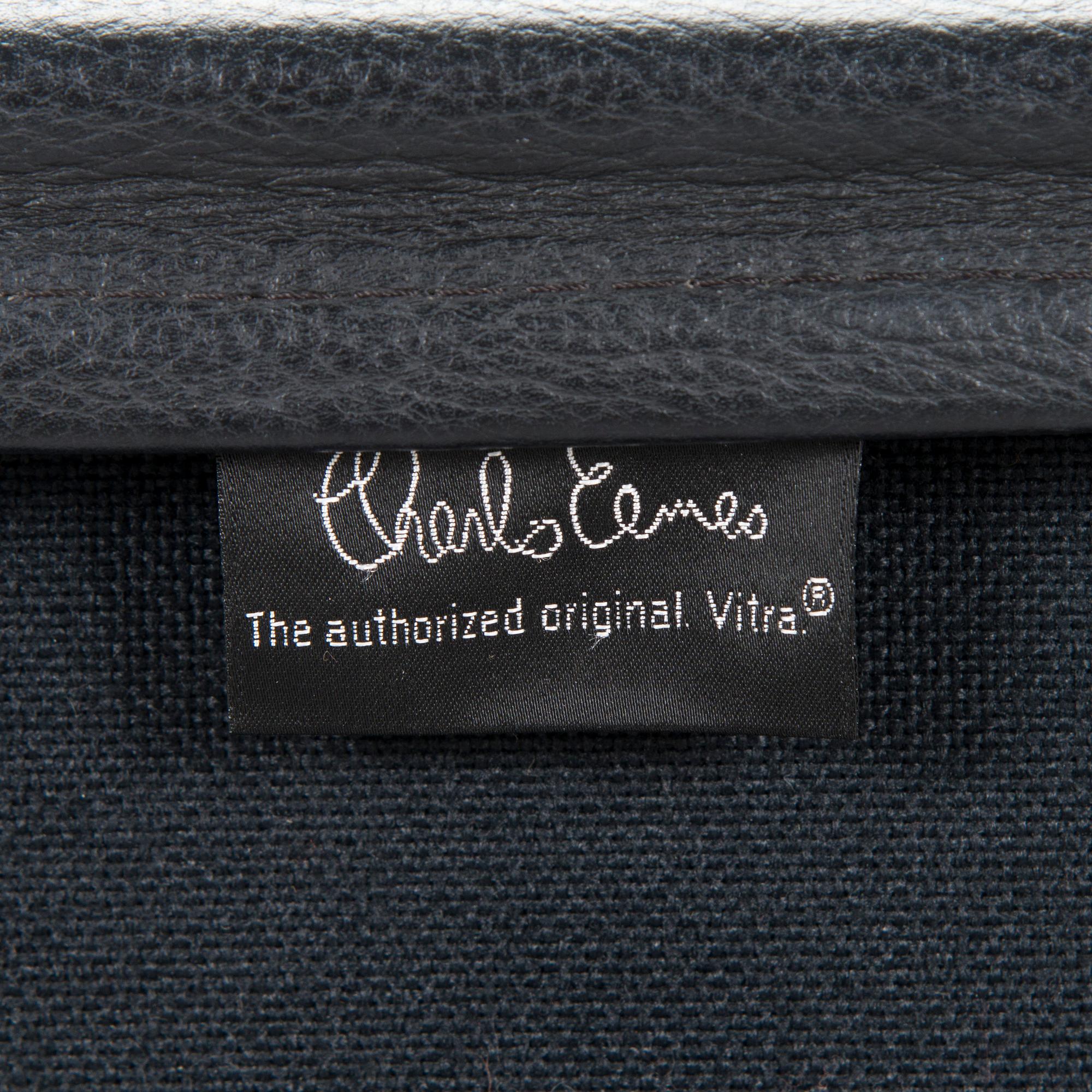 Charles & Ray Eames, kontorsstol, "Soft Pad Chair EA 219, high backrest", Vitra. 2000-tal.