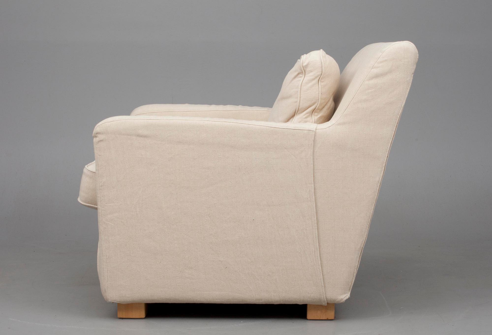 FÅTÖLJ, nr 595, Ben af Schultén, Artek, Finland. Modellen formgiven 1996.
