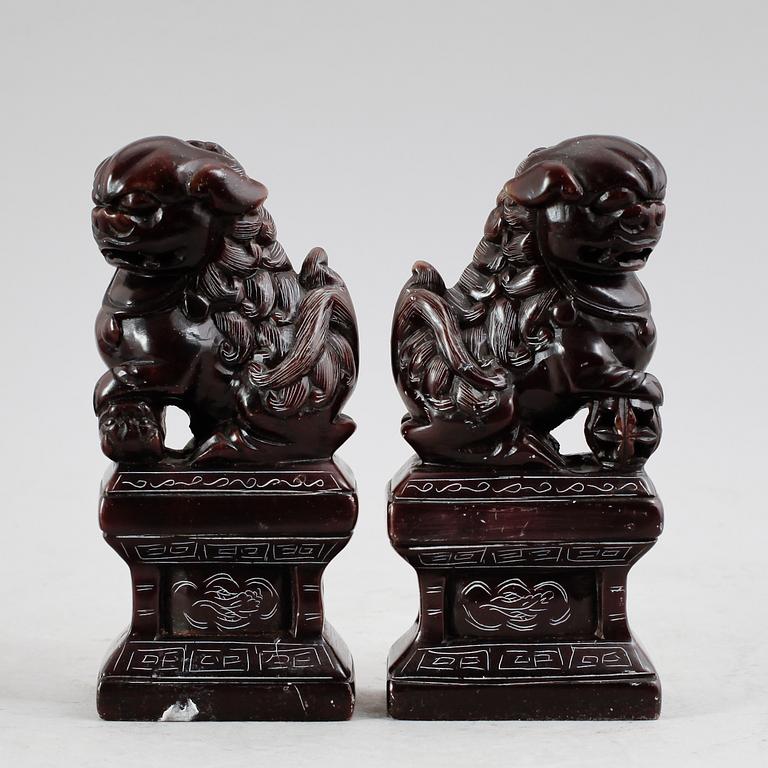 ORIENTALISKA FÖREMÅL, 4 delar, bl a 1800-/1900-tal.