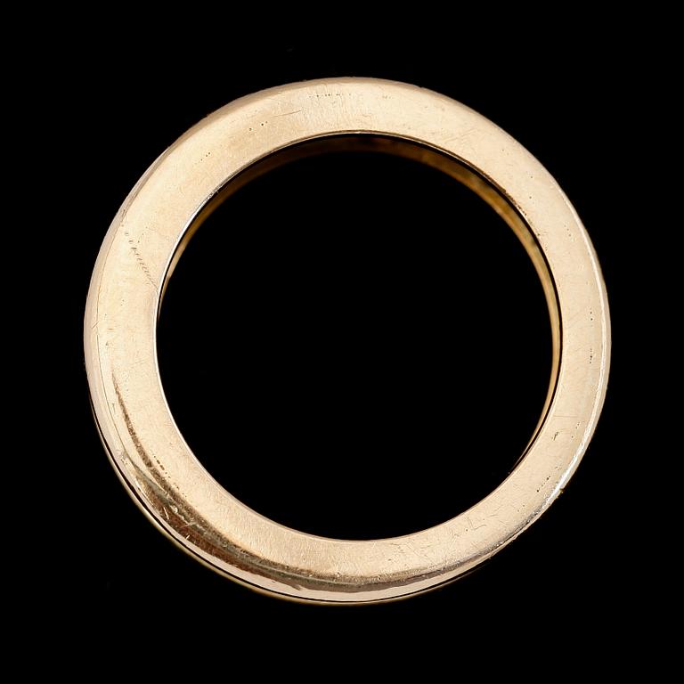 RING, 18K guld, 7 rubiner. Total vikt ca 11 g.