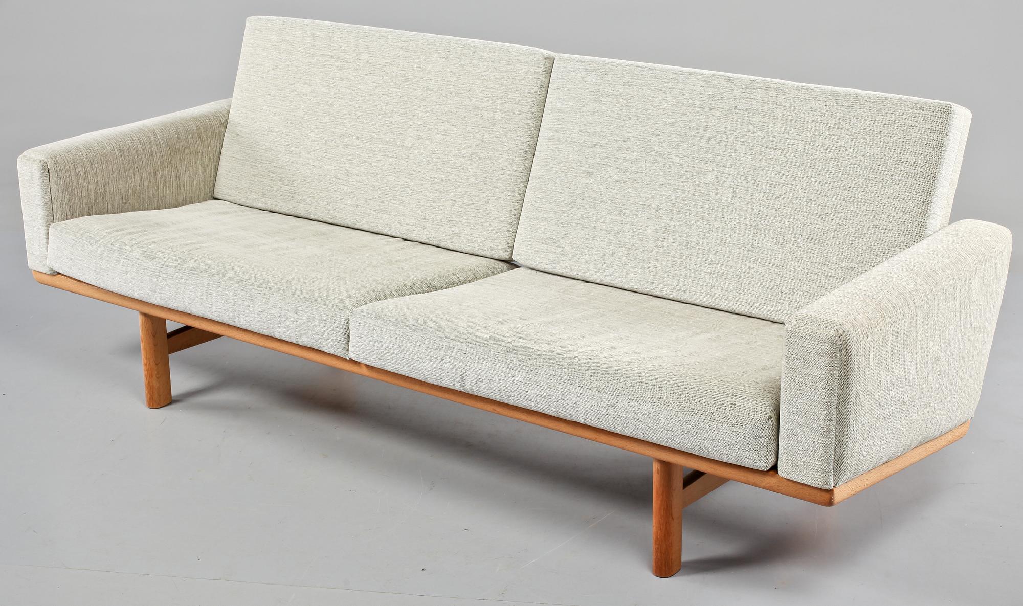 SOFFA, "GE 236", Hans J Wegner, 1900-talets andra hälft.
