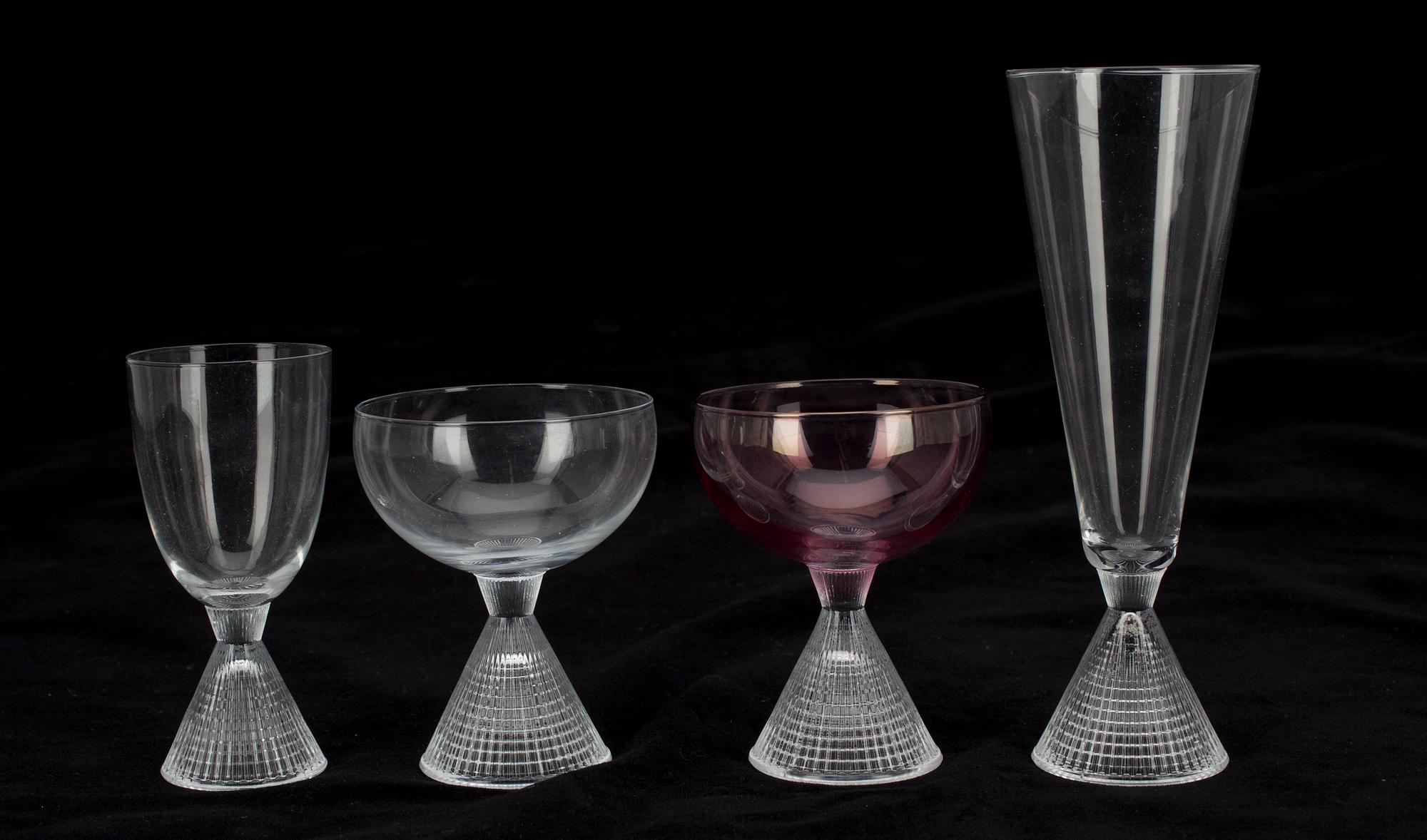 GLASSERVIS, 30 delar, "Briljant" Tapio Wirkkala, 1900-talets senare hälft.