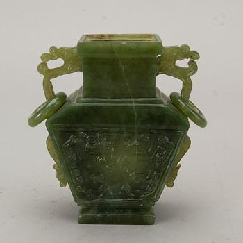 AN 20TH CENTURY  CHINESE GREEN STONE  VASE.