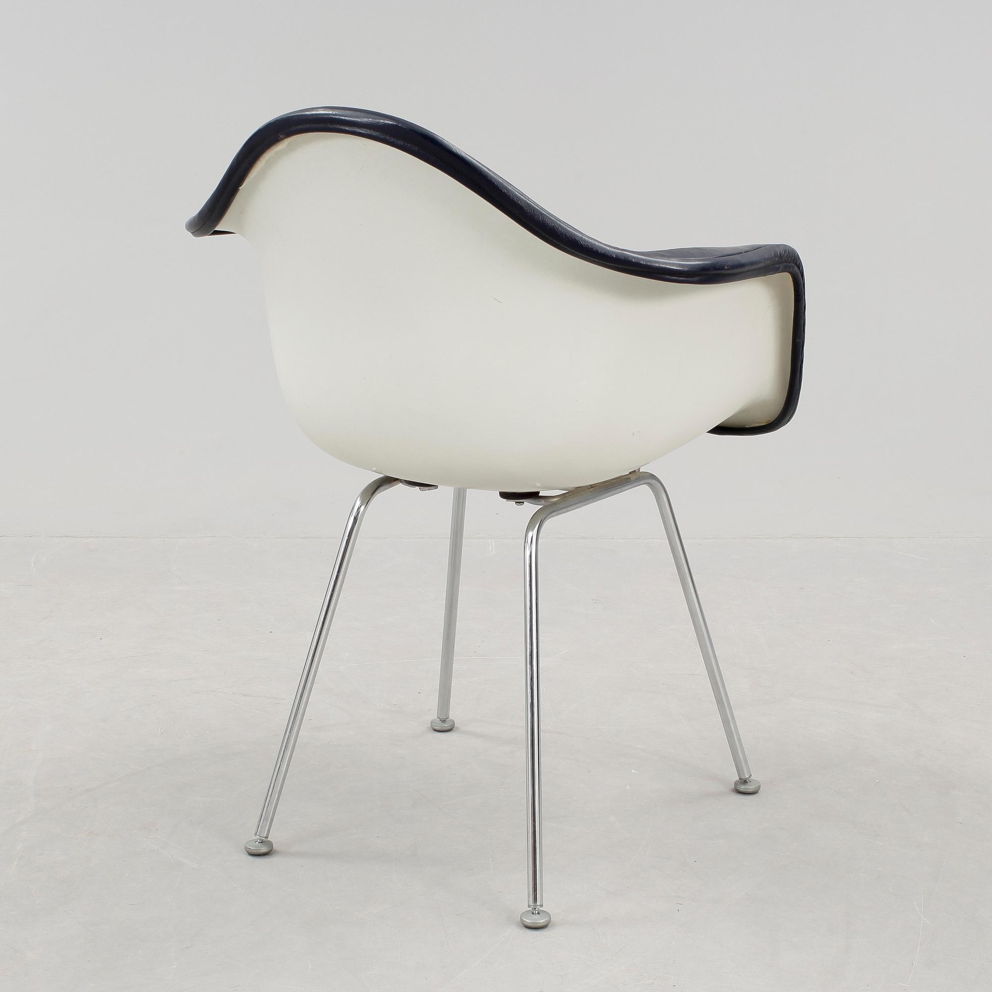 STOL, Herman Miller, licenstillverkad av NK's verkstäder.