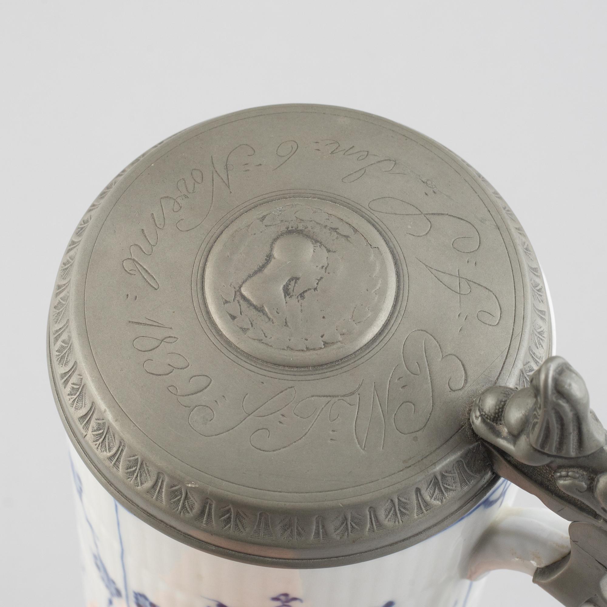 A 'Blue Fluted Plain' / 'Musselmalet rifflet' beer mug with pewter fittings, Royal Copenhagen, first part of the 19th c.