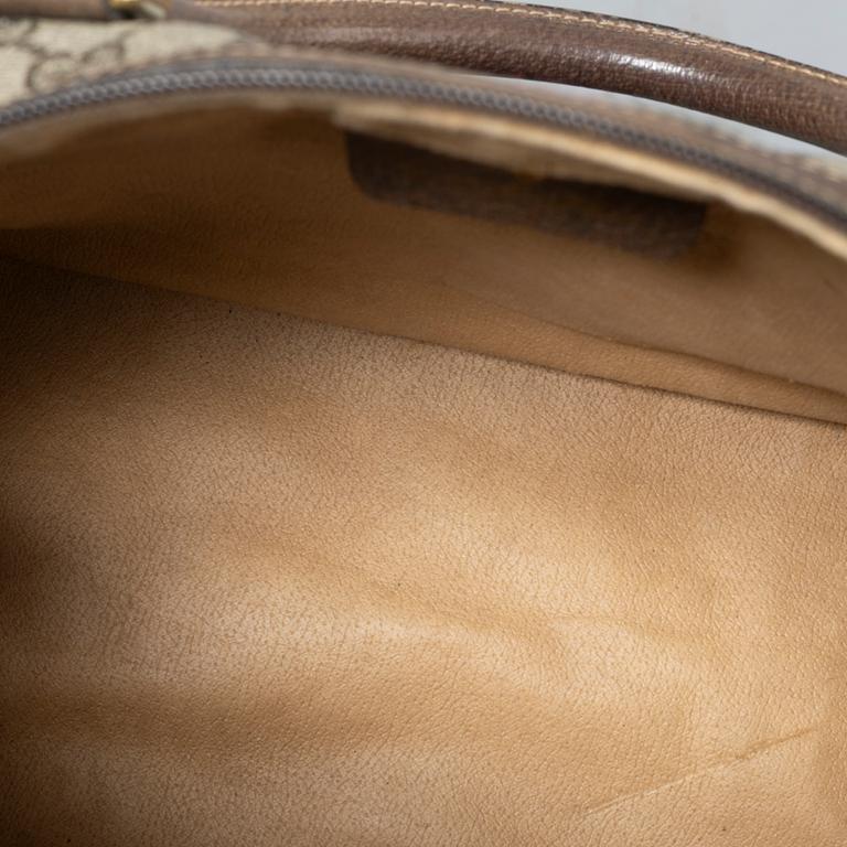 Gucci, Translation: "bag, vintage".