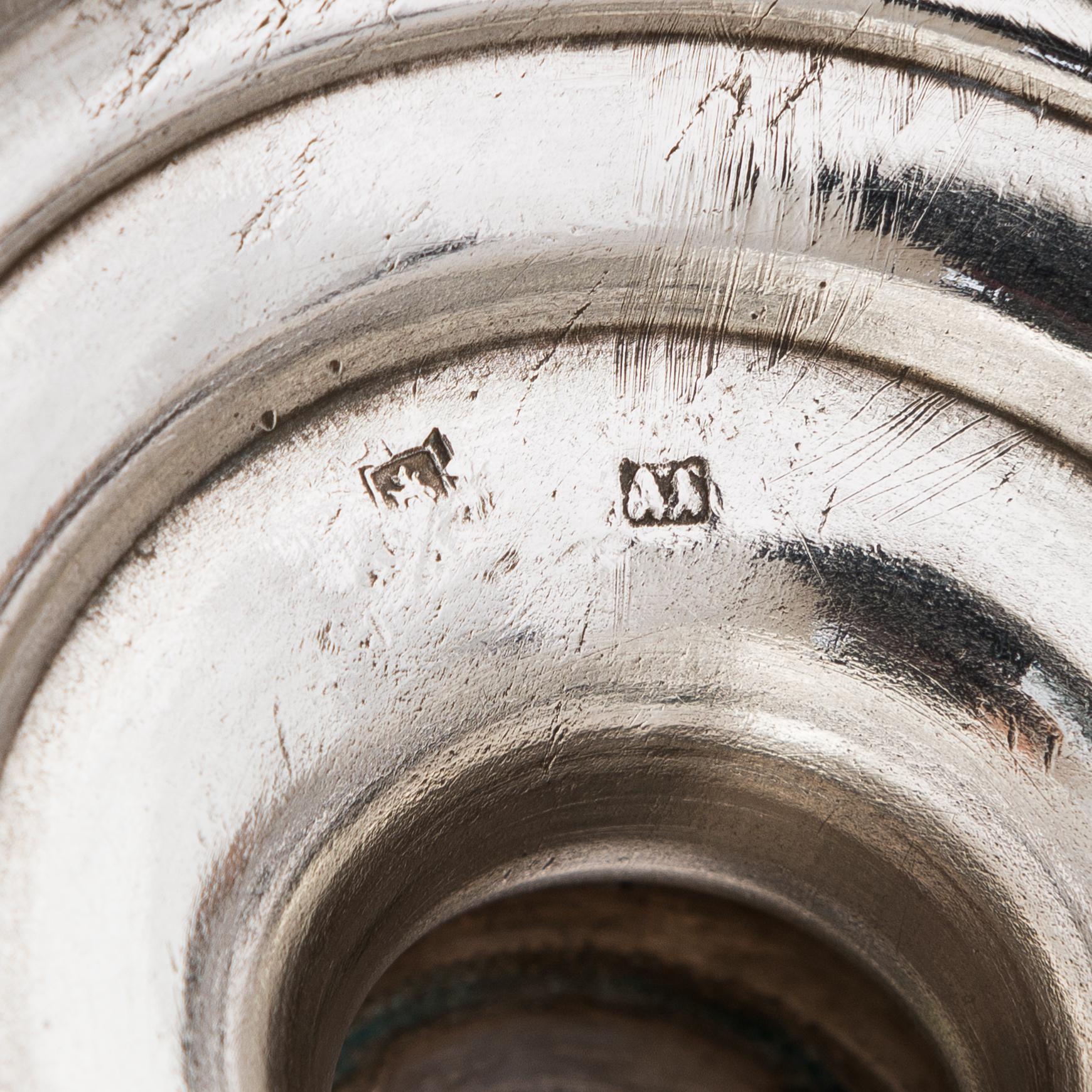 Bägare på fot, 2 st, silver Ryssland 1864 och 1883-86.