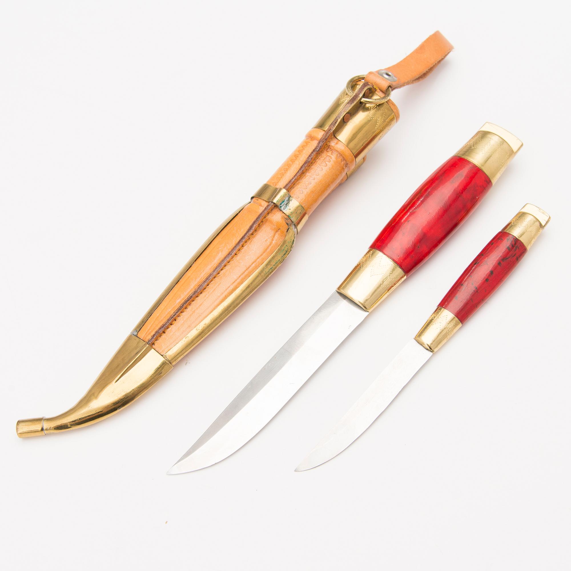 A Finnish Puukko Double Knife with a belt, marked Iisakki Järvenpää Oy, Kauhava Finland, late 20th Century.