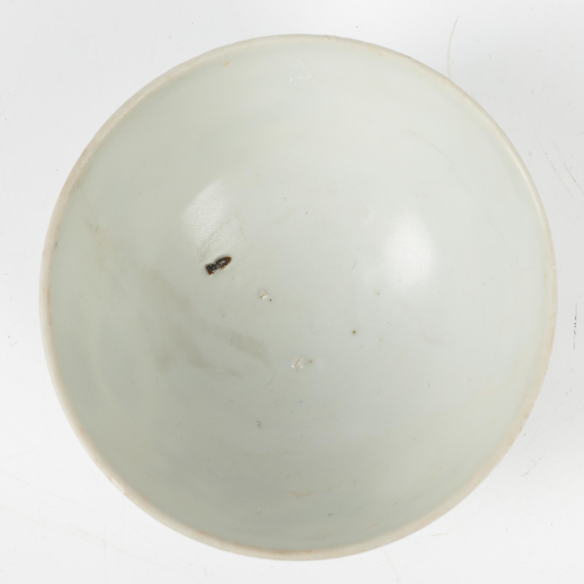 A blue and white porcelain cup, Ming dynasty, Wanli (1572-1620).