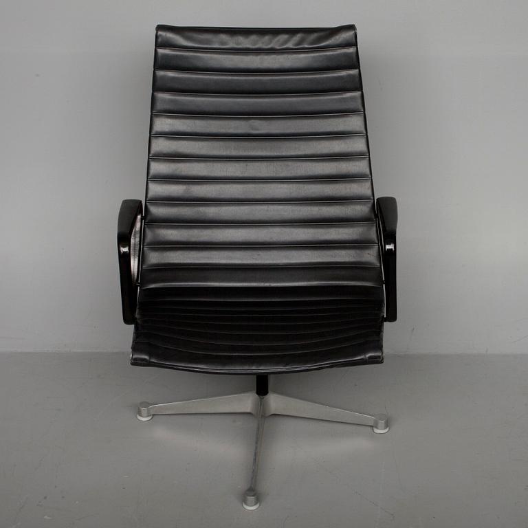 KARMSTOL, Eames, modell Herman Miller.