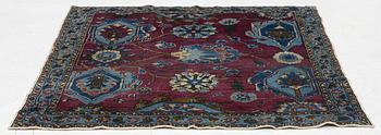 An antique rug, north-west Persian, so-called Vaghire, approx. 136 x 134 cm.