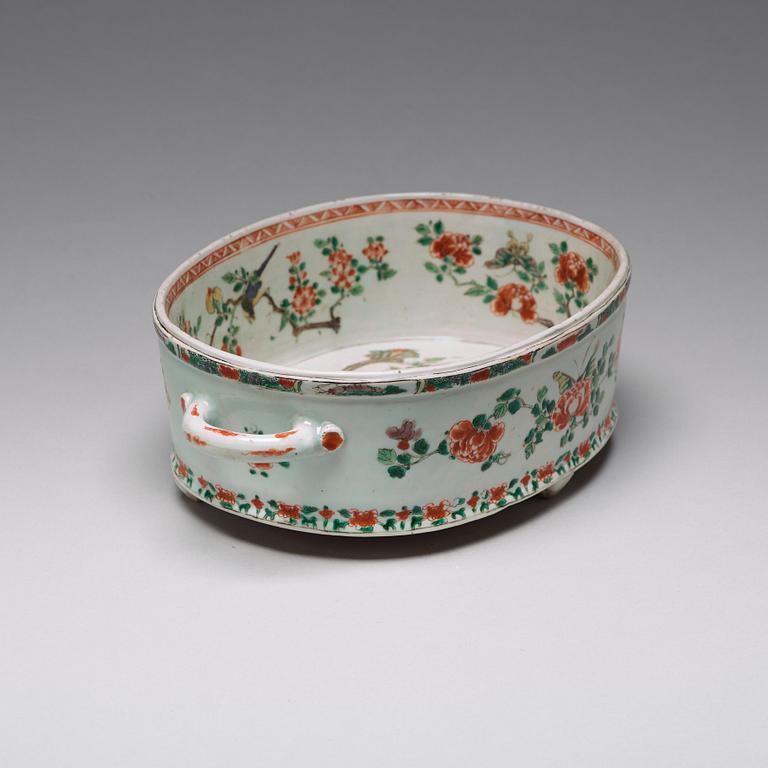 A famille verte Jardiniere/Basket, Qing dynasty, Kangxi (1662-1722).