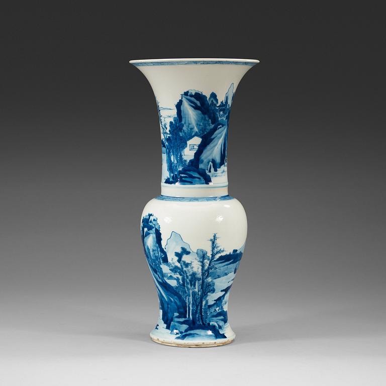 A blue and white vase, Qing dynasty, Kangxi (1662-1722).