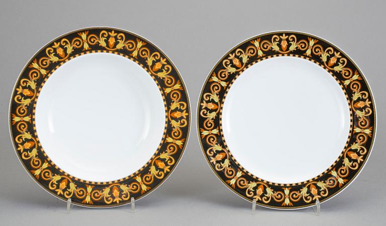 SERVISDELAR, 45st, porslin, mestadels "Barocco", Versace för Rosenthal.