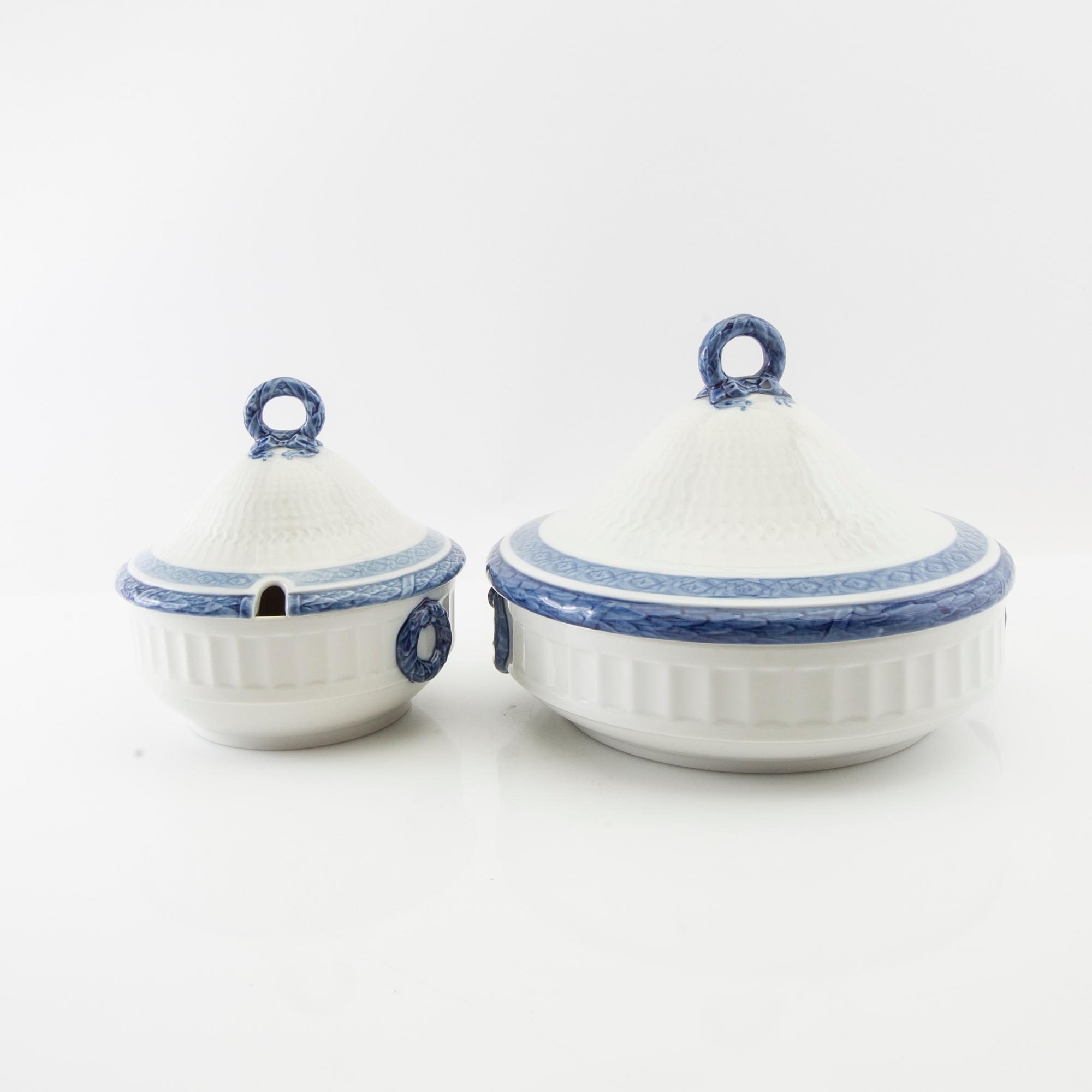 Arnold Krogh, service approx. 66 pcs "Blue Fan", Royal Copenhagen Denmark.
