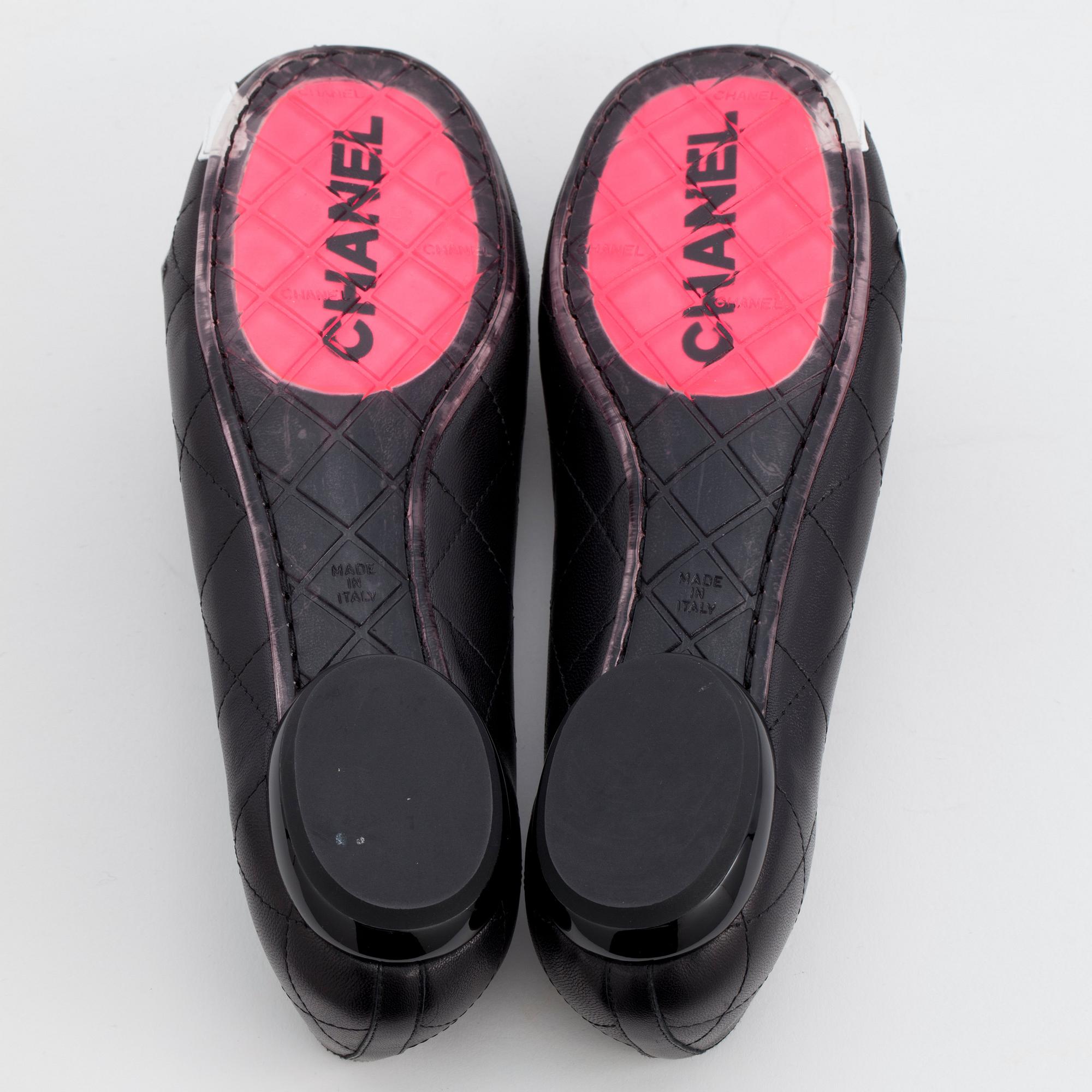 CHANEL, ett par ballerinaskor. Enligt märkning storlek 36,5.