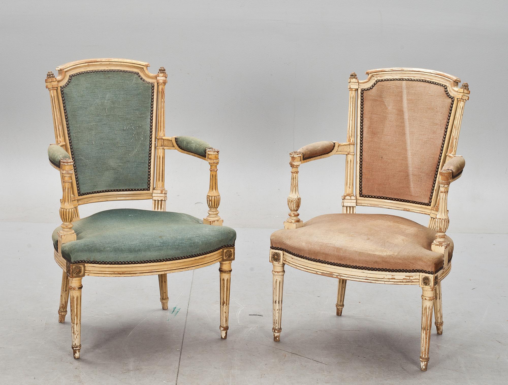 KARMSTOLAR, ett par, Louis XVI-stil, 1900-talets början.