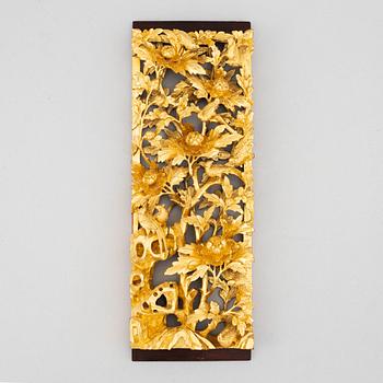 Decorative element, carved and painted wood, China, 19th century.
