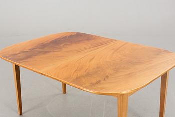 JOSEF FRANK, a dining table, Svenskt Tenn, model number 947, 4 extentions.