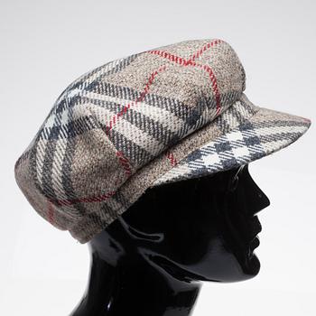 HATT, Burberry.