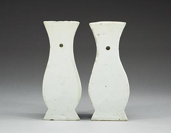 A set of two blue and white wall-vases, Qing dynasty, Kangxi (1662-1722).