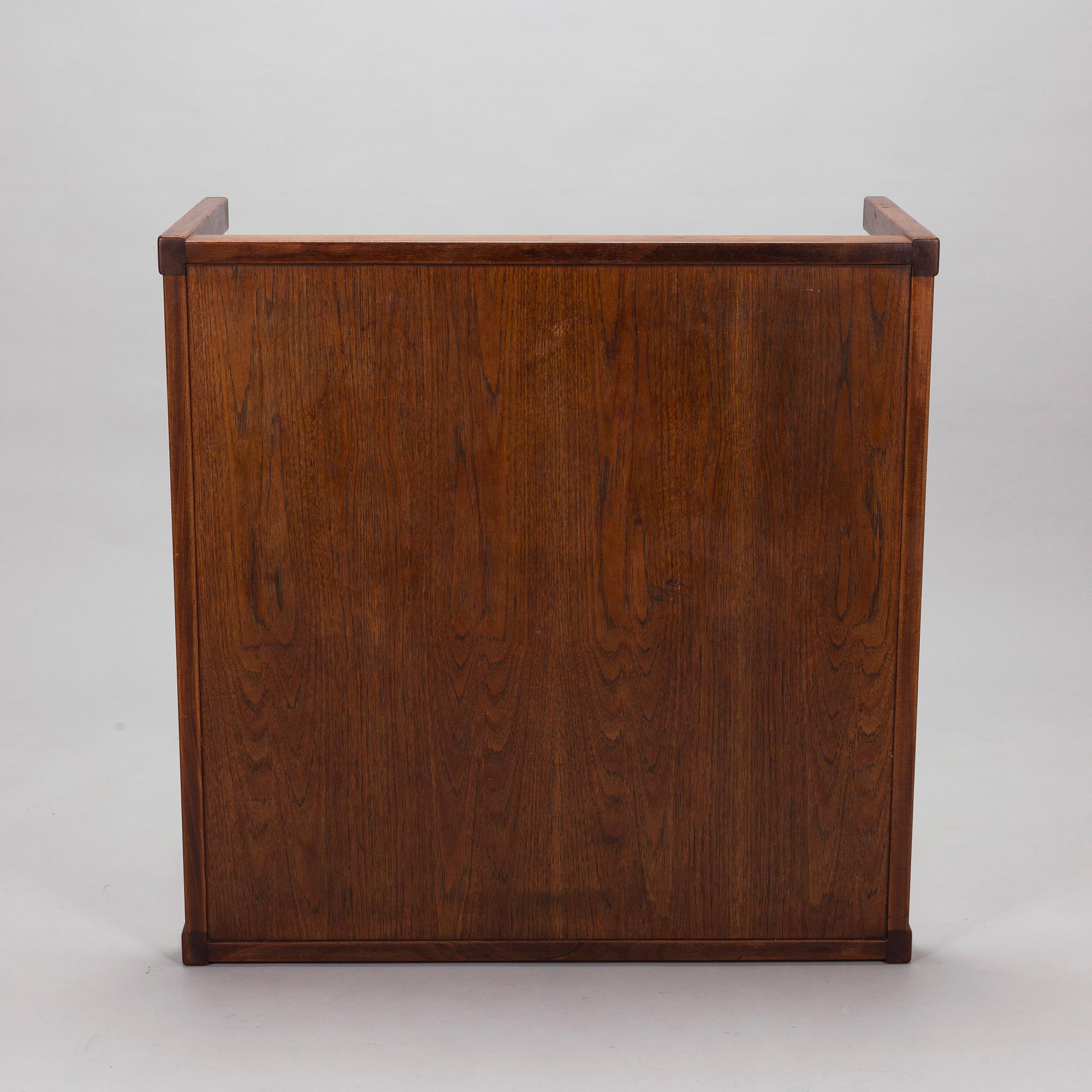 Jussi Peippo, A 1960s "Senator 3433" table for Asko.