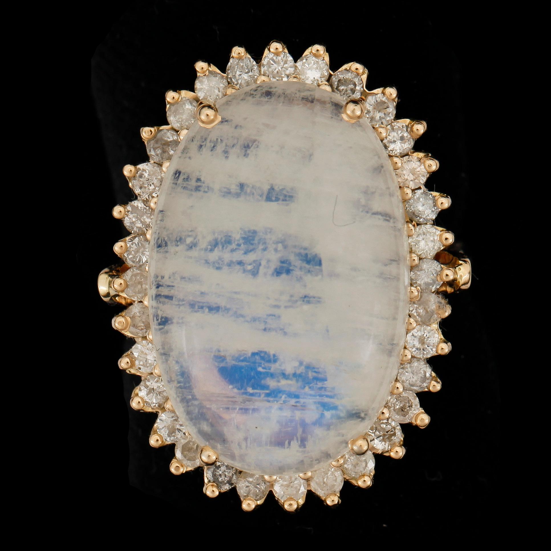 RING, 14k guld vit opal och briljantslipade diamanter tot ca0,96ct. 2000-tal. Vikt ca10g.