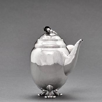 Georg Jensen, kaffe- och teservis, tre delar "Magnolia/ Blossom", Köpenhamn, 1915-21, 830/1000 silver. Design nr 2.