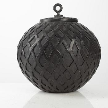 Anja Notini, an urn with cover, own workshop, Saltsjö-Boo.