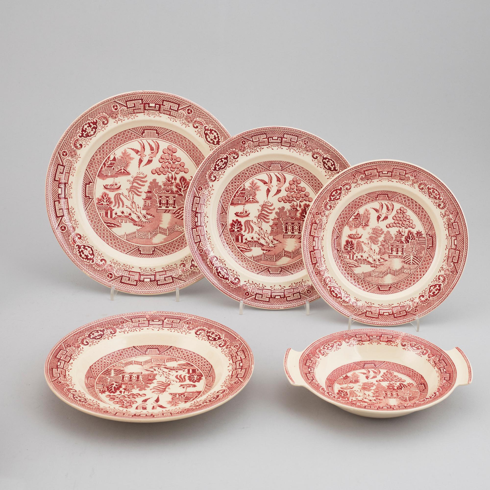 A part 'Willow' earthenware dinner and coffee service, Gustavsberg, 1940-1958 (93 pieces).