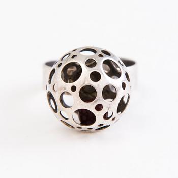 LIISA VITALI, "Leppäkerttu" sormus ja korvakorut, hopeaa, N.Westerback, Helsinki 1971.