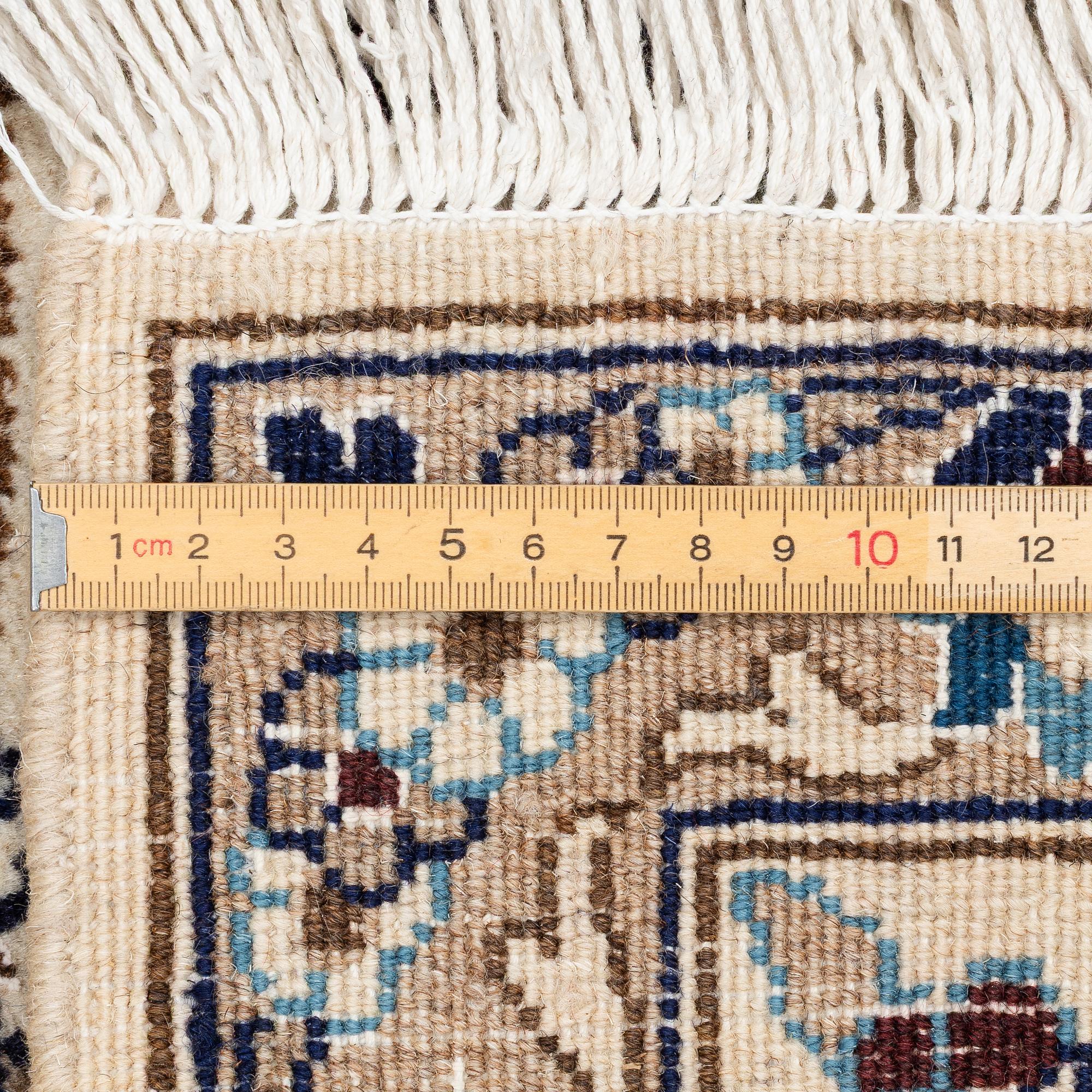 Matta, Nain, ca 293 x 197 cm.