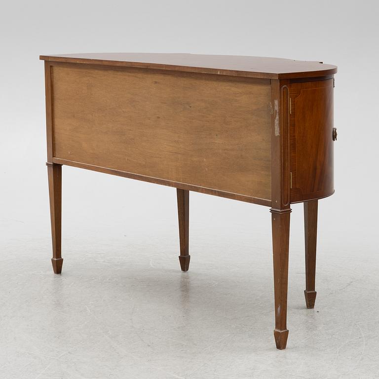 Sideboard, English style, first half of the 20th century.