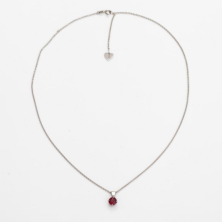 A platinum necklace with a red spinel. Papaja, Helsinki.