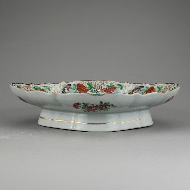 SKÅL PÅ FOT / TAZZA, porslin, Kina, Kanton, 1800-tal.