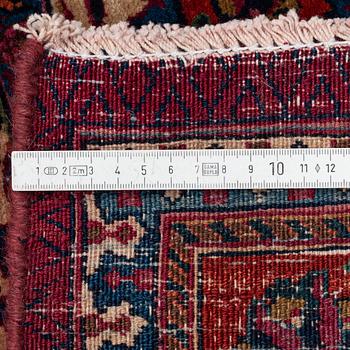 Matta, semiantik Meshed, signerad Saber, ca 459 x 348 cm.