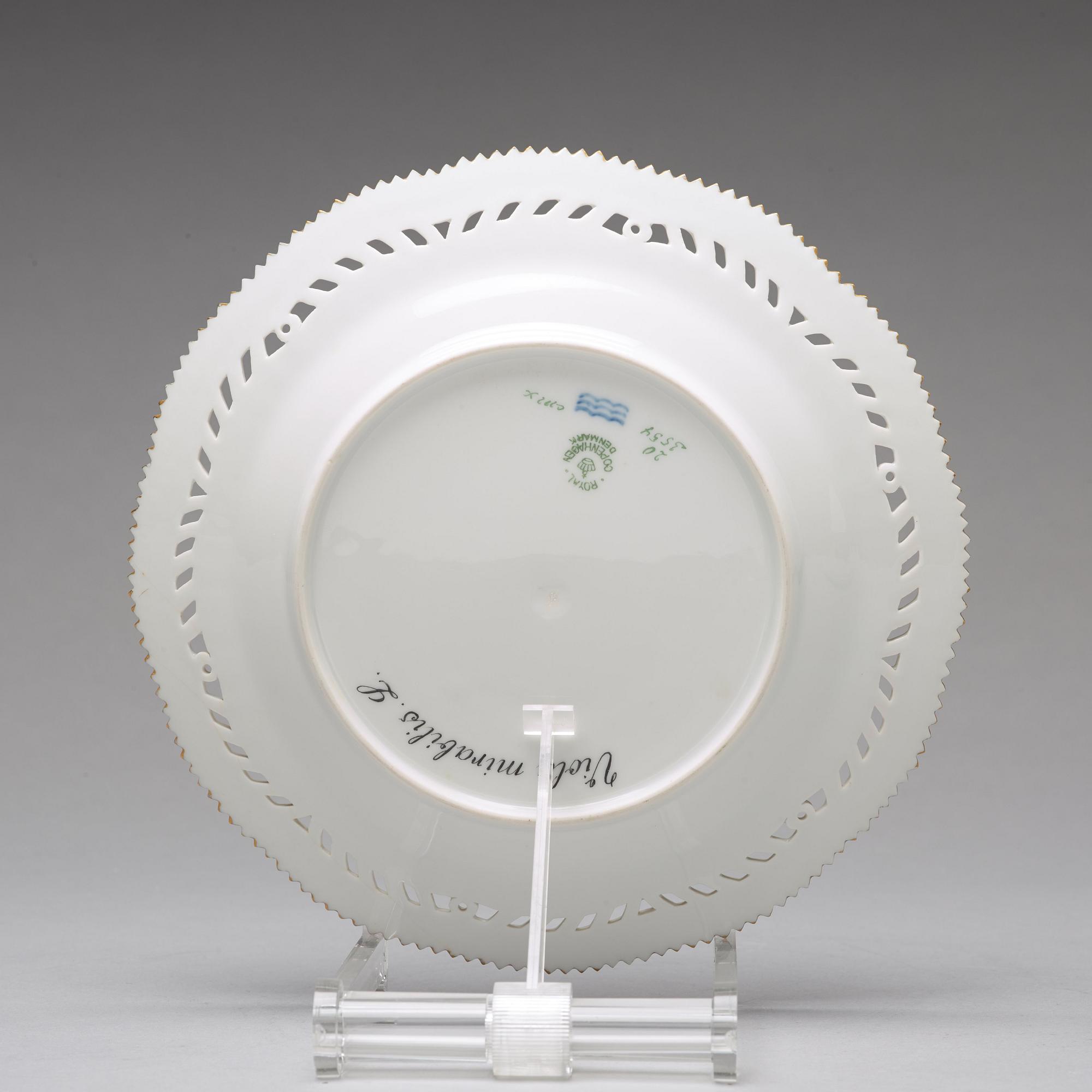 A set of 12 Royal Copenhagen 'Flora Danica' dessert dishes, Denmark, 20th Century.
