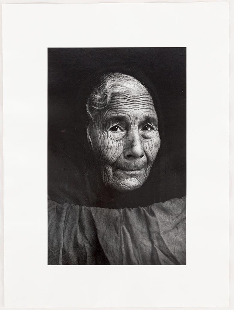 Portfolio with 10 photographs, numbered 66/110, Jubileumspärm Fotograficentrum.