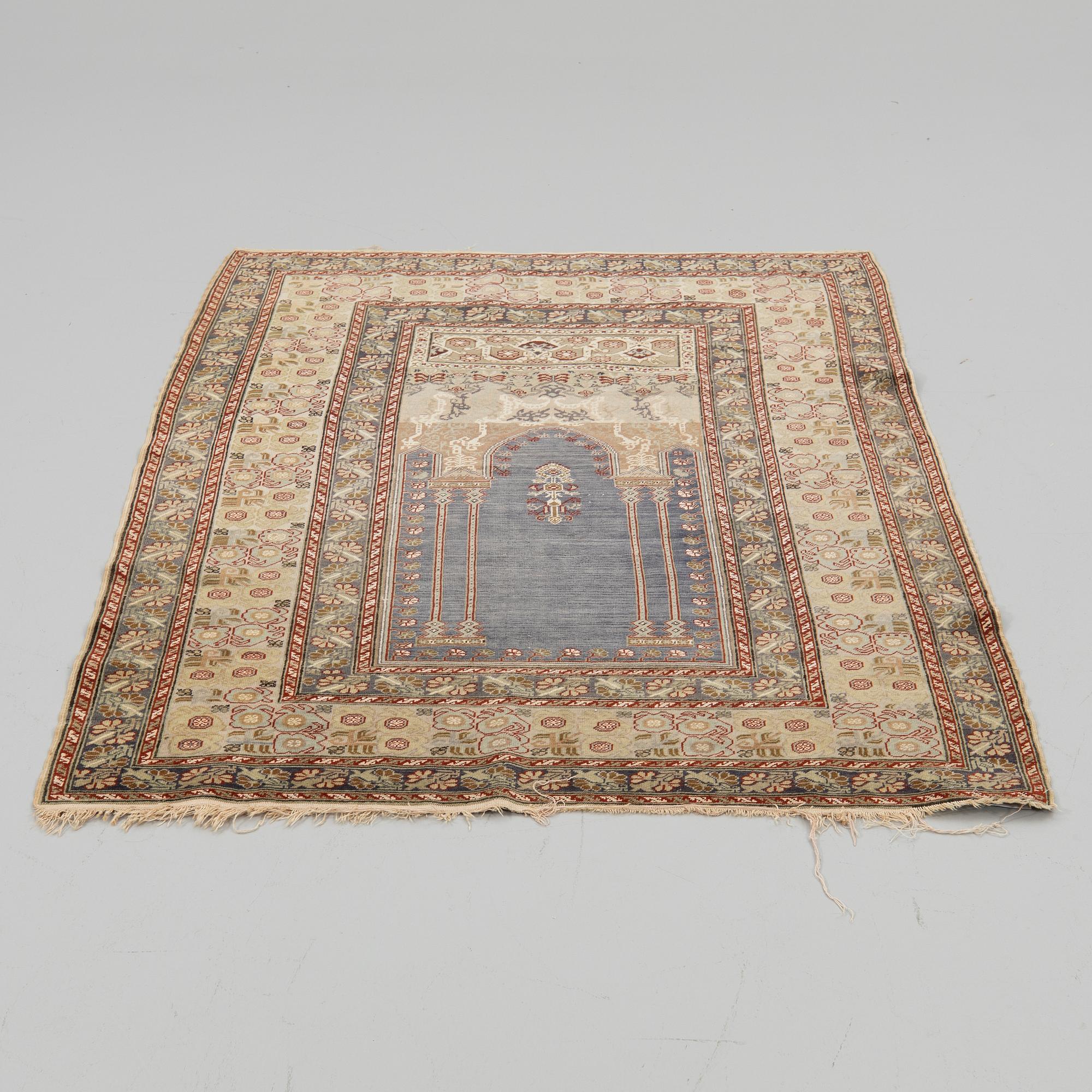 Carpet, oriental, silk, 175 x 125 cm.
